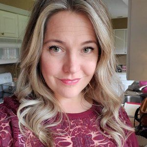 Meet your Posher, Lori